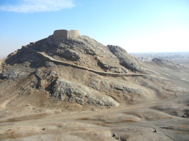 L'une des deux Tours du Silence dans la banlieue de Yazd